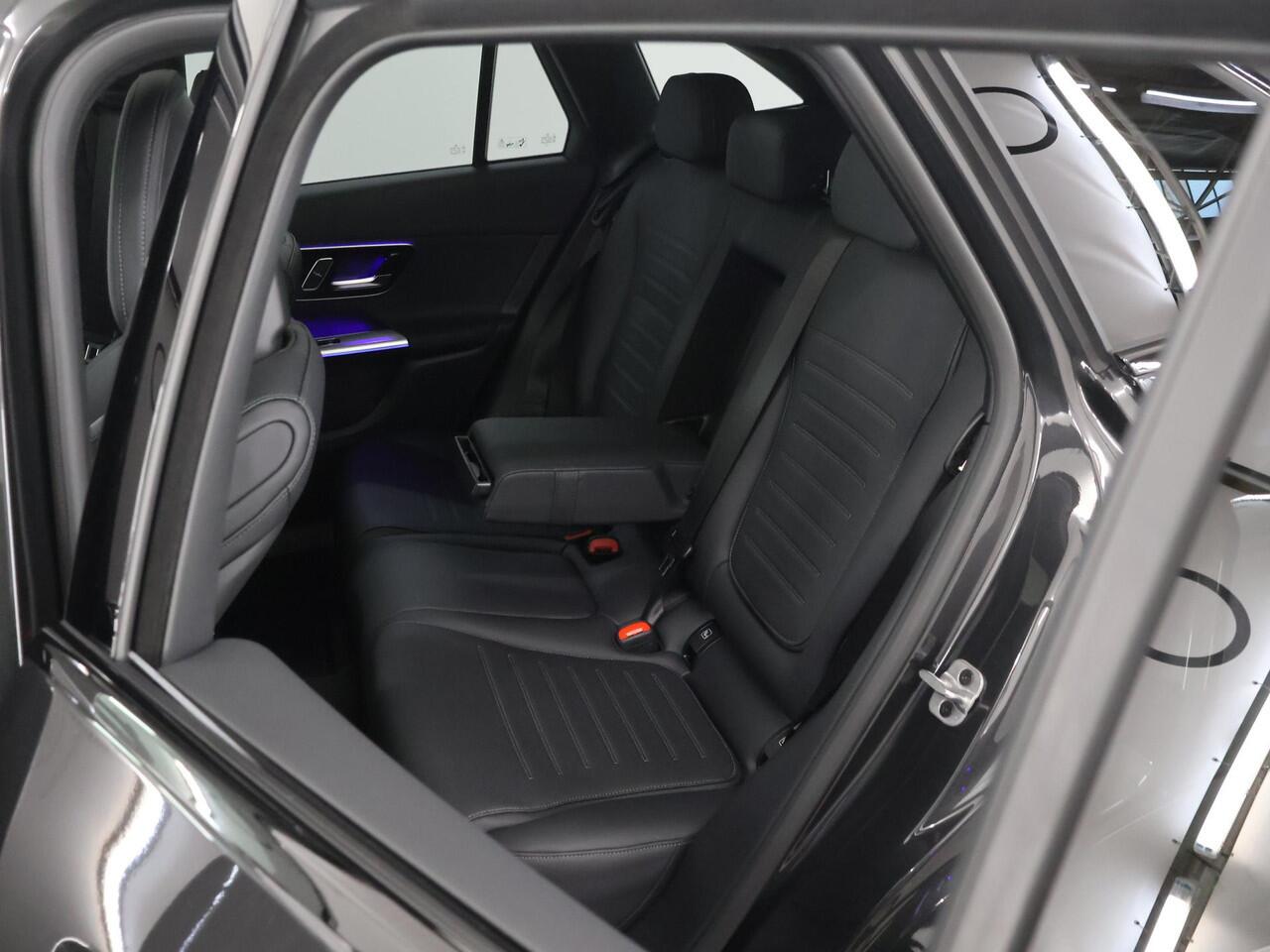 Mercedes-Benz GLC-KLASSE 300e 4MATIC Sport Edition | Panoramaschuifdak | Premium Plus | Night | Head-up | Rijassistentiepakket Plus | Trekhaak | Burmester |