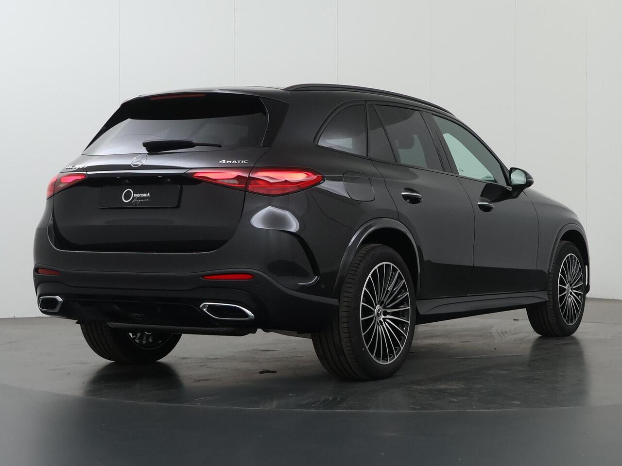 Mercedes-Benz GLC-KLASSE 300e 4MATIC Sport Edition | Panoramaschuifdak | Premium Plus | Night | Head-up | Rijassistentiepakket Plus | Trekhaak | Burmester |