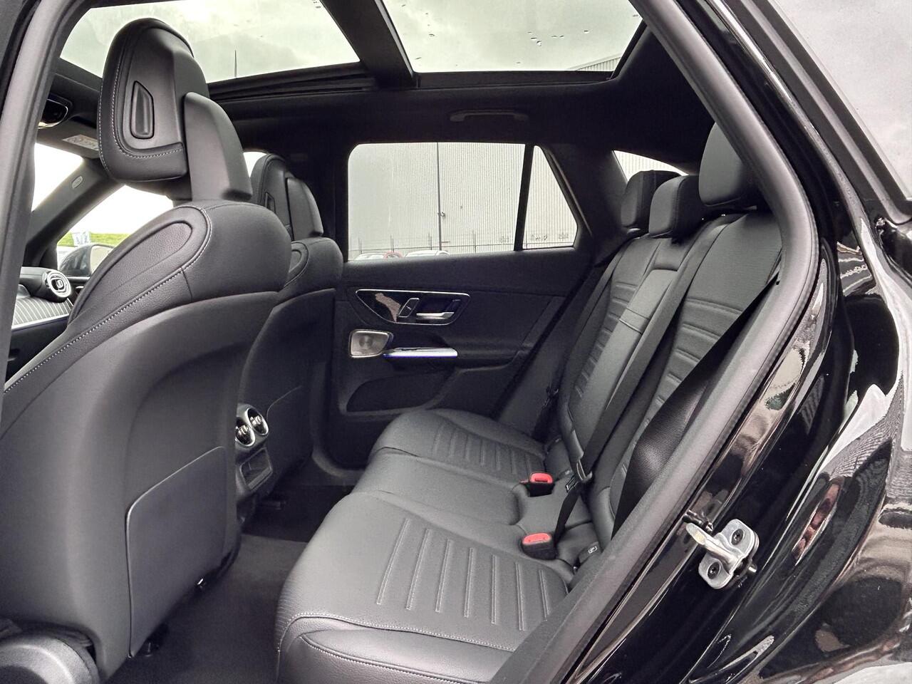 Mercedes-Benz GLC-KLASSE 300 e 4MATIC Sport Edition | Panoramadak | Premium Pakket | Night Pakket | Winter Pakket | Burmester 3D Surround | DISTRONIC Afstandsassistent | 360° Camera | Elektrisch Verstelbare Stoelen + Memory