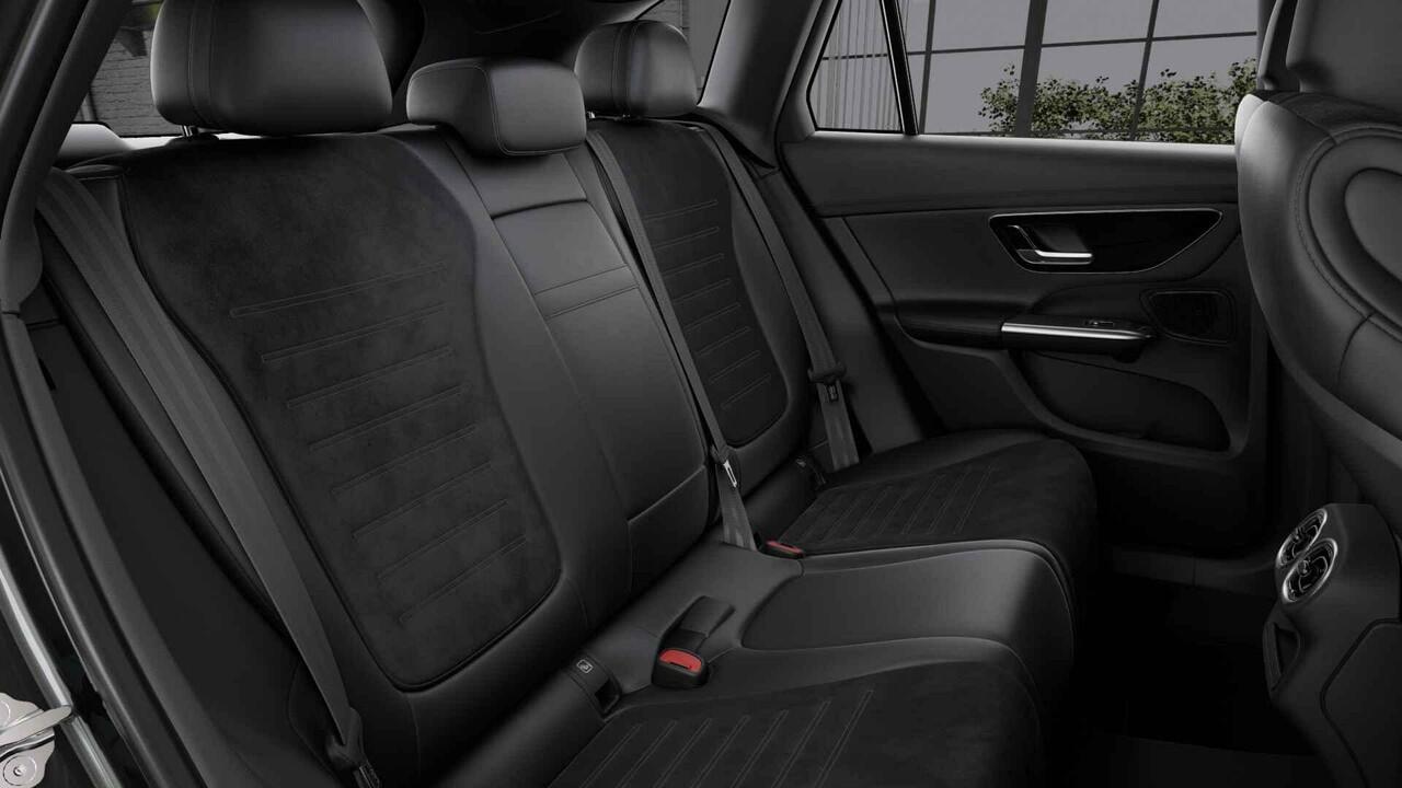 Mercedes-Benz GLC-KLASSE 300e 4MATIC Sport Edition | Panoramaschuifdak | Premium pakket | Nightpakket | Trekhaak | 360° camera | Dodehoekassistent | DIGITAL LIGHT |