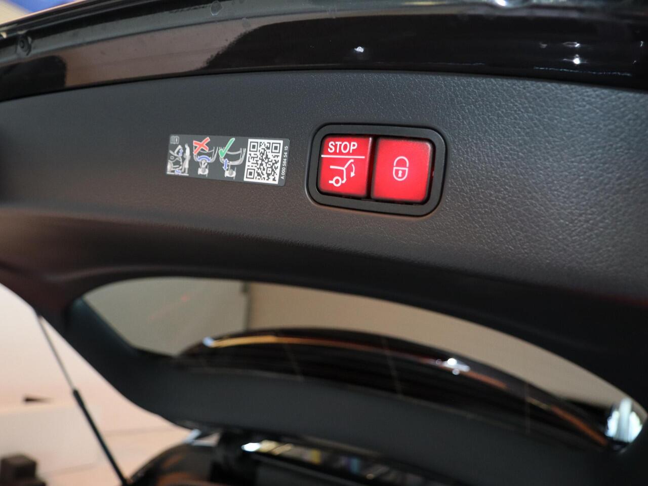 Mercedes-Benz GLC-KLASSE 300e 4MATIC Sport Edition | Panoramaschuifdak | Premium pakket | Nightpakket | 360° camera | Dodehoekassistent | DIGITAL LIGHT |