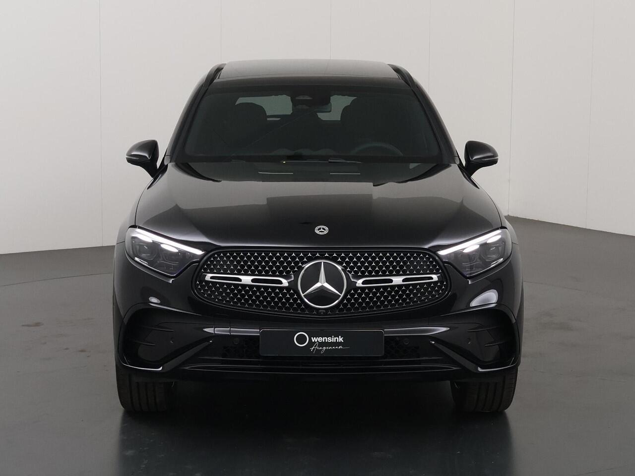 Mercedes-Benz GLC-KLASSE 300e 4MATIC Sport Edition | Panoramaschuifdak | Premium pakket | Nightpakket | 360° camera | Dodehoekassistent | DIGITAL LIGHT |