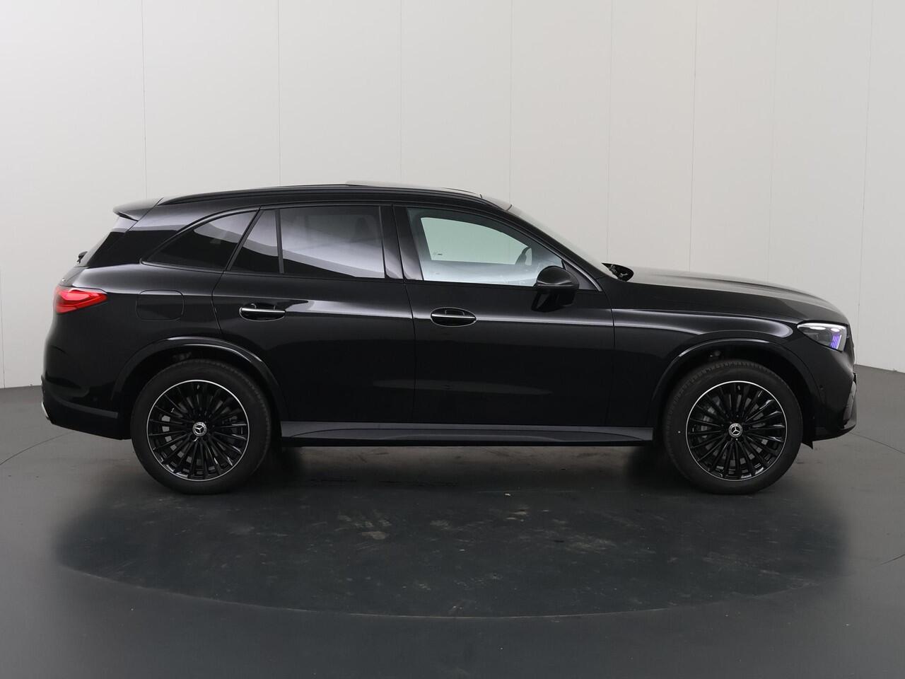 Mercedes-Benz GLC-KLASSE 300e 4MATIC Sport Edition | Panoramaschuifdak | Premium pakket | Nightpakket | 360° camera | Dodehoekassistent | DIGITAL LIGHT |