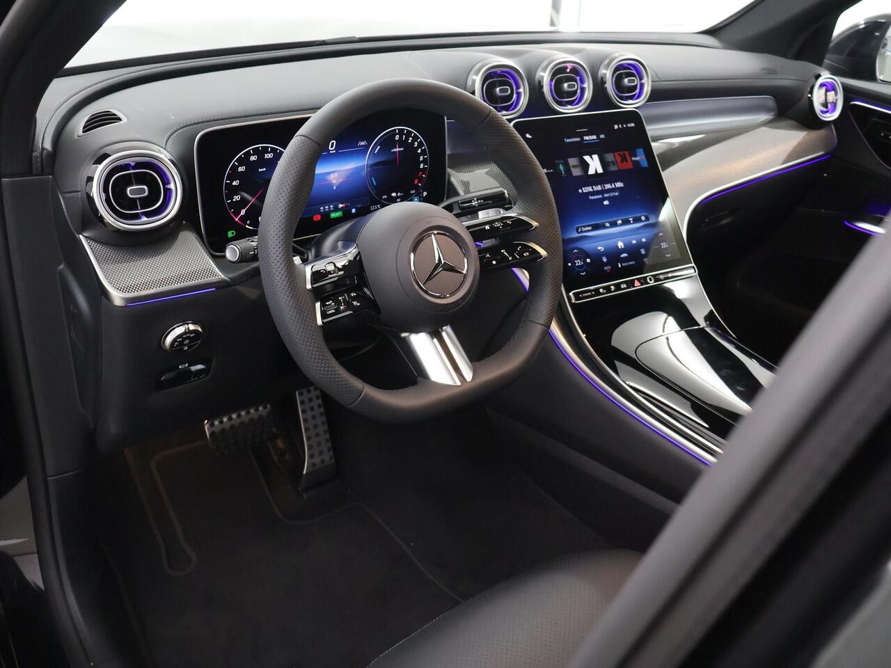 Mercedes-Benz GLC-KLASSE 300e 4MATIC Sport Edition | Panoramaschuifdak | Premium pakket | Nightpakket | 360° camera | Dodehoekassistent | DIGITAL LIGHT |