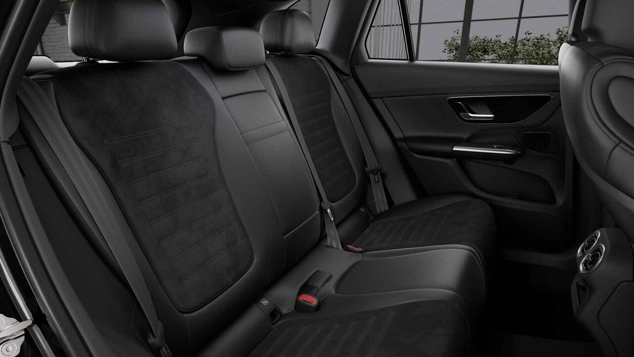 Mercedes-Benz GLC-KLASSE 300e 4MATIC Sport Edition | Panoramaschuifdak | Premium pakket | Nightpakket | Trekhaak | 360° camera | Dodehoekassistent | DIGITAL LIGHT |