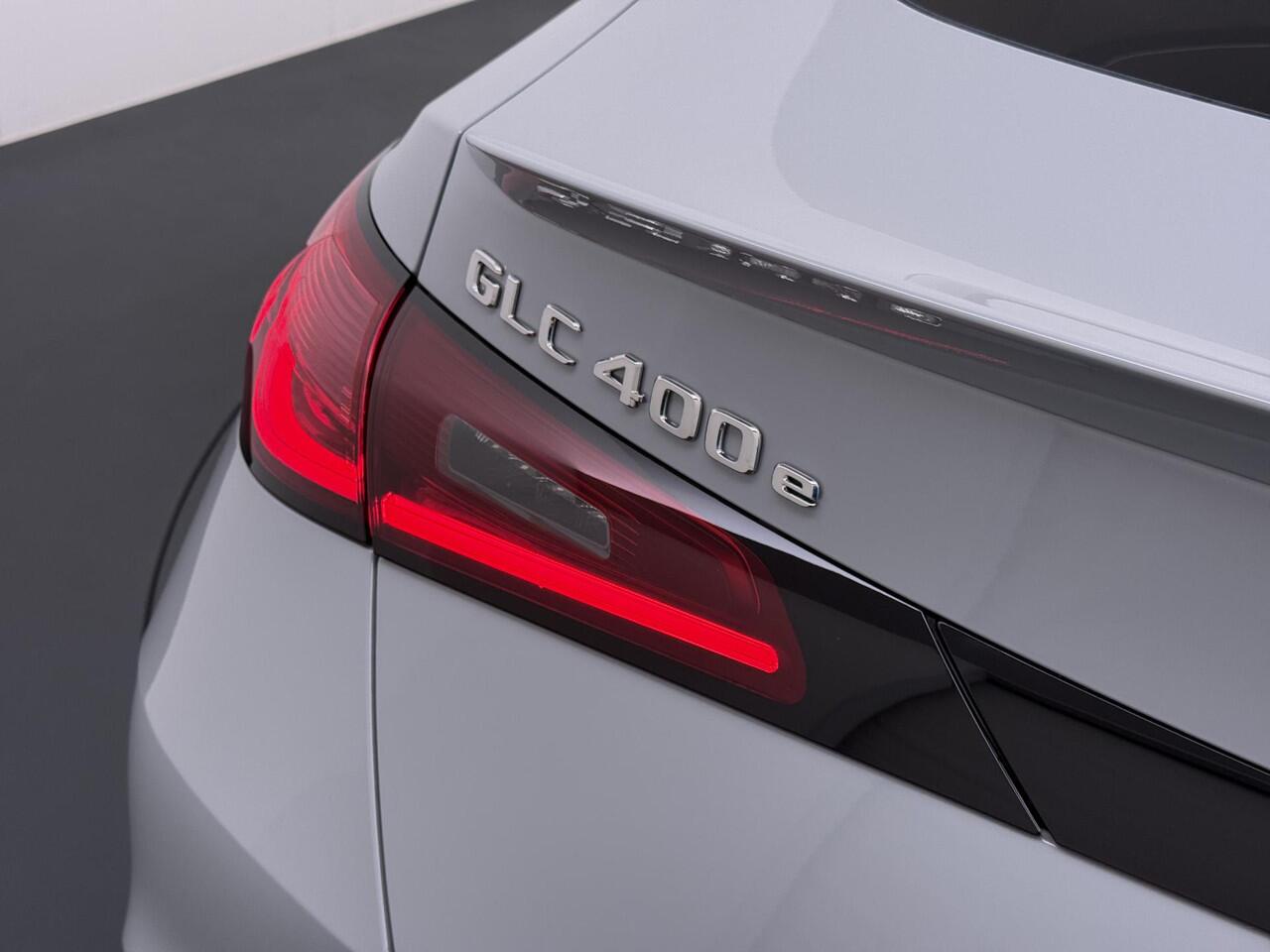 Mercedes-Benz GLC-KLASSE Coupé 400 e 4MATIC AMG Line | Premium Plus | Night Pakket | Rijassistentiepakket Plus | Techniek Pakket | Winter Pakket | Trekhaak | Treeplanken | Achterasbesturing | AIRMATIC Luchtvering | Panoramadak | Burmester 3D Surround | 360° Camera | Head-up Displ