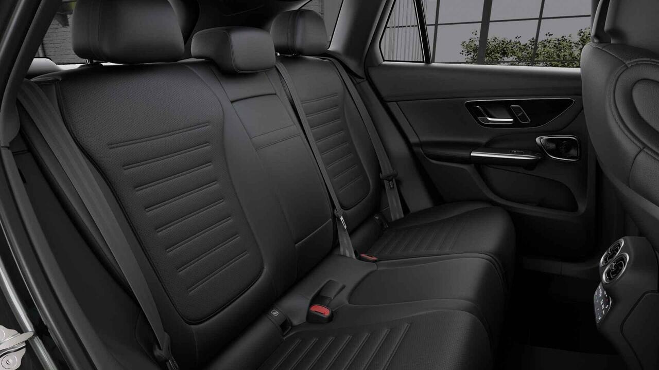 Mercedes-Benz GLC-KLASSE 300e 4MATIC Sport Edition | Panoramaschuifdak | Trekhaak | Premium Plus | Stoelventilatie | Nightpakket | Burmester | Head-up display | 360° camera |