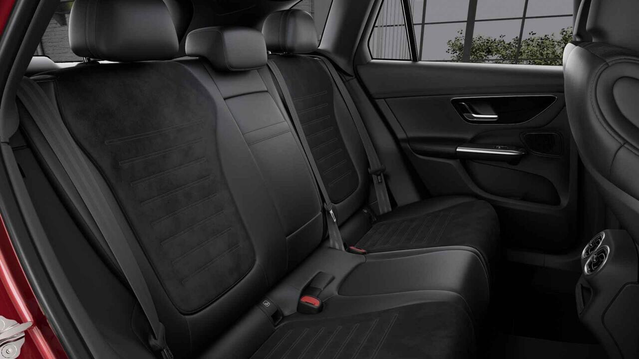 Mercedes-Benz GLC-KLASSE 300e 4MATIC Sport Edition | Panoramaschuifdak | Premium pakket | Trekhaak | 20" AMG-velgen |