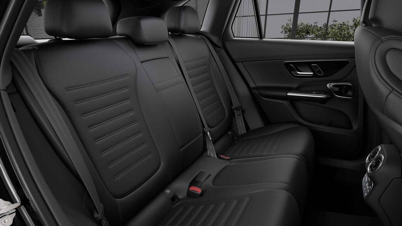 Mercedes-Benz GLC-KLASSE 300e 4MATIC Sport Edition | Panoramaschuifdak | Trekhaak | Premium Plus | Stoelventilatie | Nightpakket | Burmester | Head-up display | 360° camera |