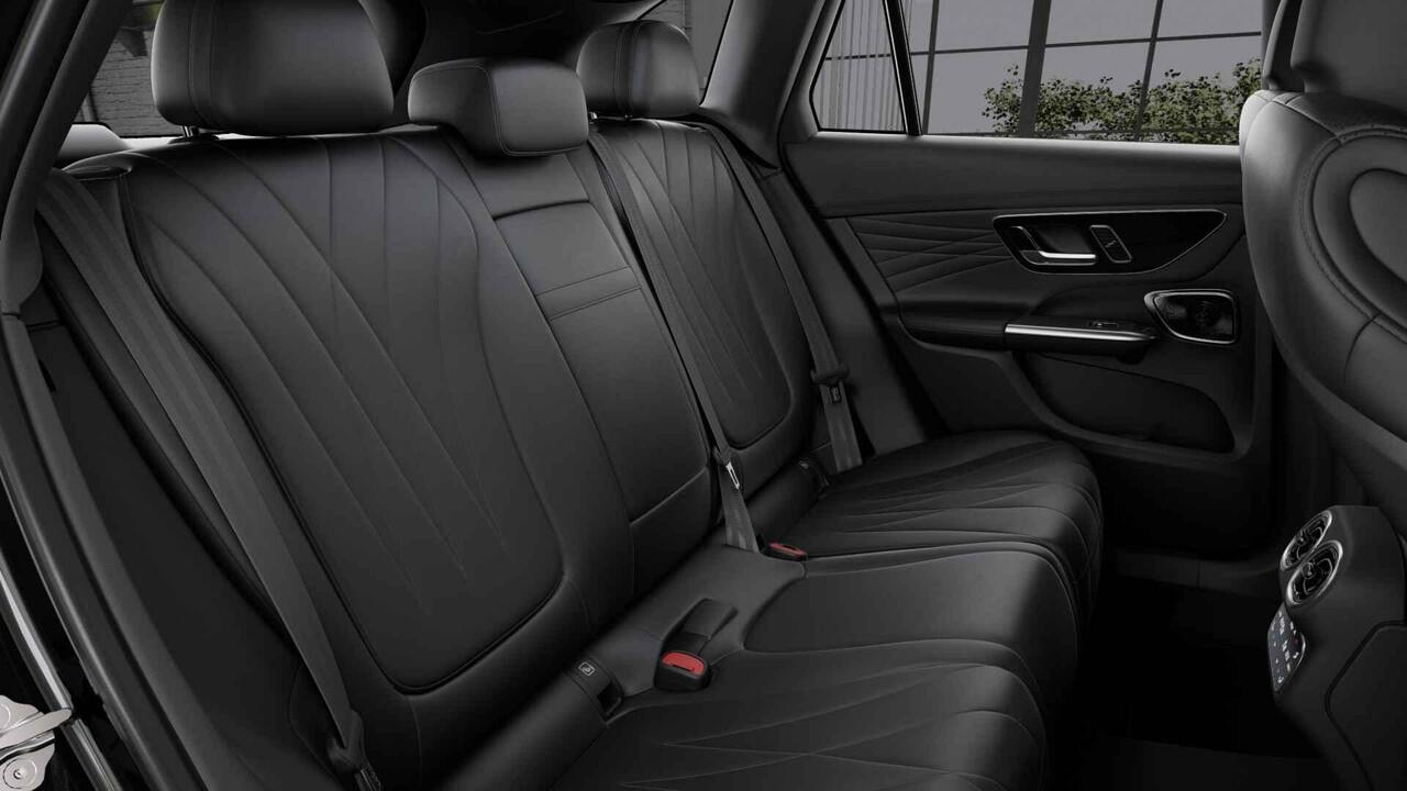 Mercedes-Benz GLC-KLASSE 300e 4MATIC Sport Edition | Night | Panoramadak | Winterpakket | AIRMATIC | Premium Plus | Techniekpakket | Rijassistentiepakket Plus | Nappa leder | Stoelventilatie | Trekhaak |