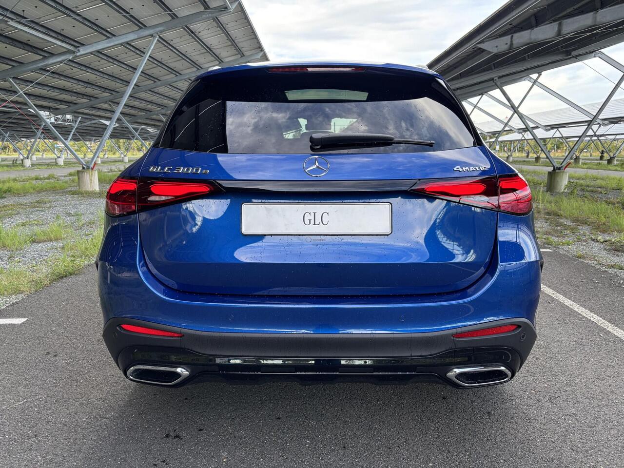 Mercedes-Benz GLC-KLASSE 300e 4MATIC Sport Edition | Panoramaschuifdak | Premium pakket | Nightpakket | 360° camera | Dodehoekassistent | DIGITAL LIGHT |