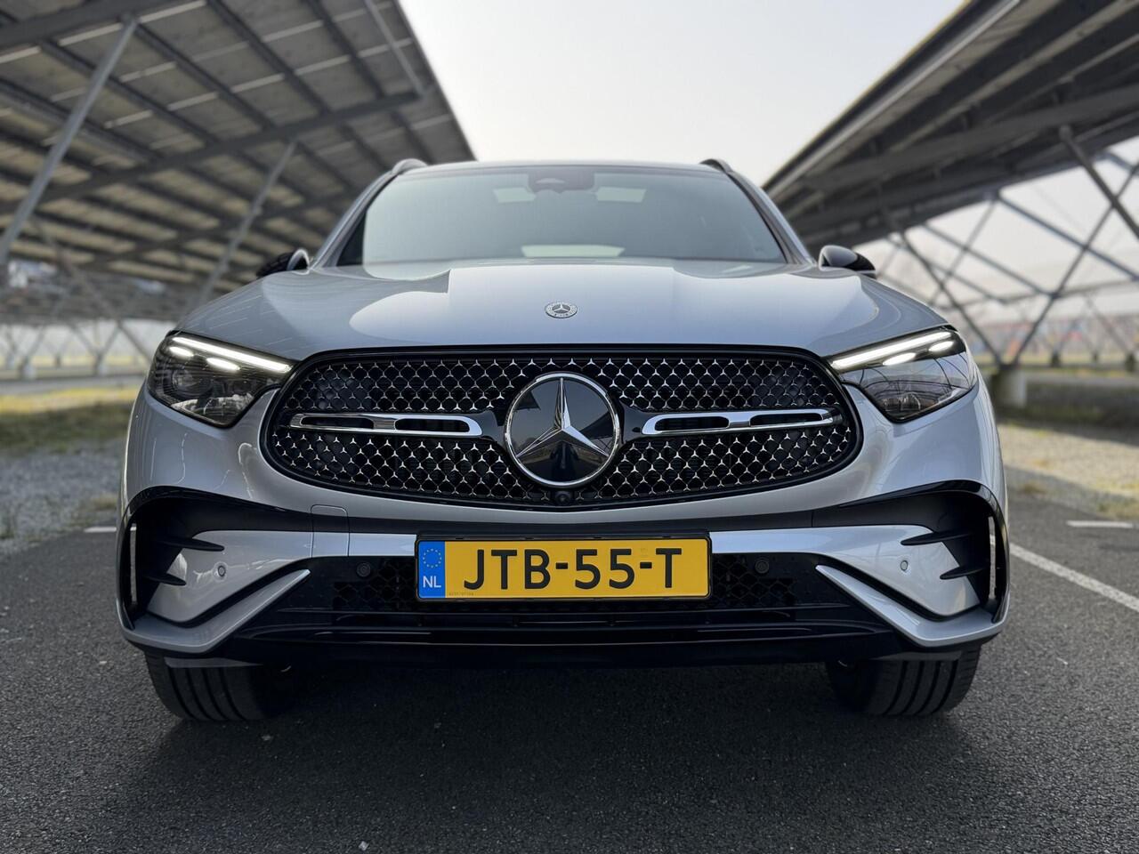 Mercedes-Benz GLC-KLASSE 300e 4MATIC Sport Edition | Night | Panoramaschuifdak | Premium pakket | 360° camera | Dodehoekassistent | DIGITAL LIGHT |