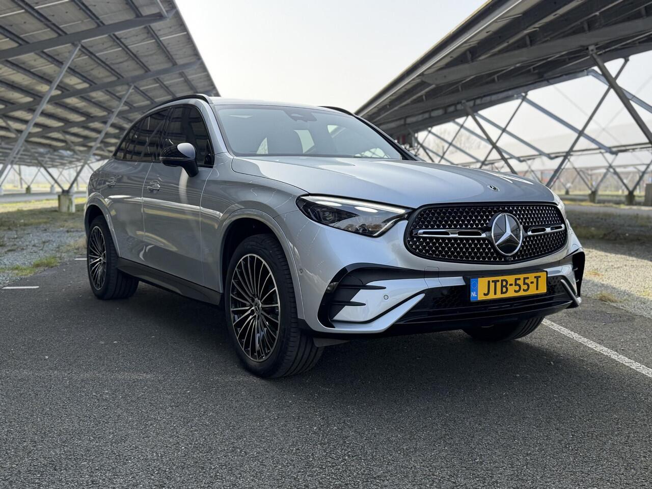 Mercedes-Benz GLC-KLASSE 300e 4MATIC Sport Edition | Night | Panoramaschuifdak | Premium pakket | 360° camera | Dodehoekassistent | DIGITAL LIGHT |