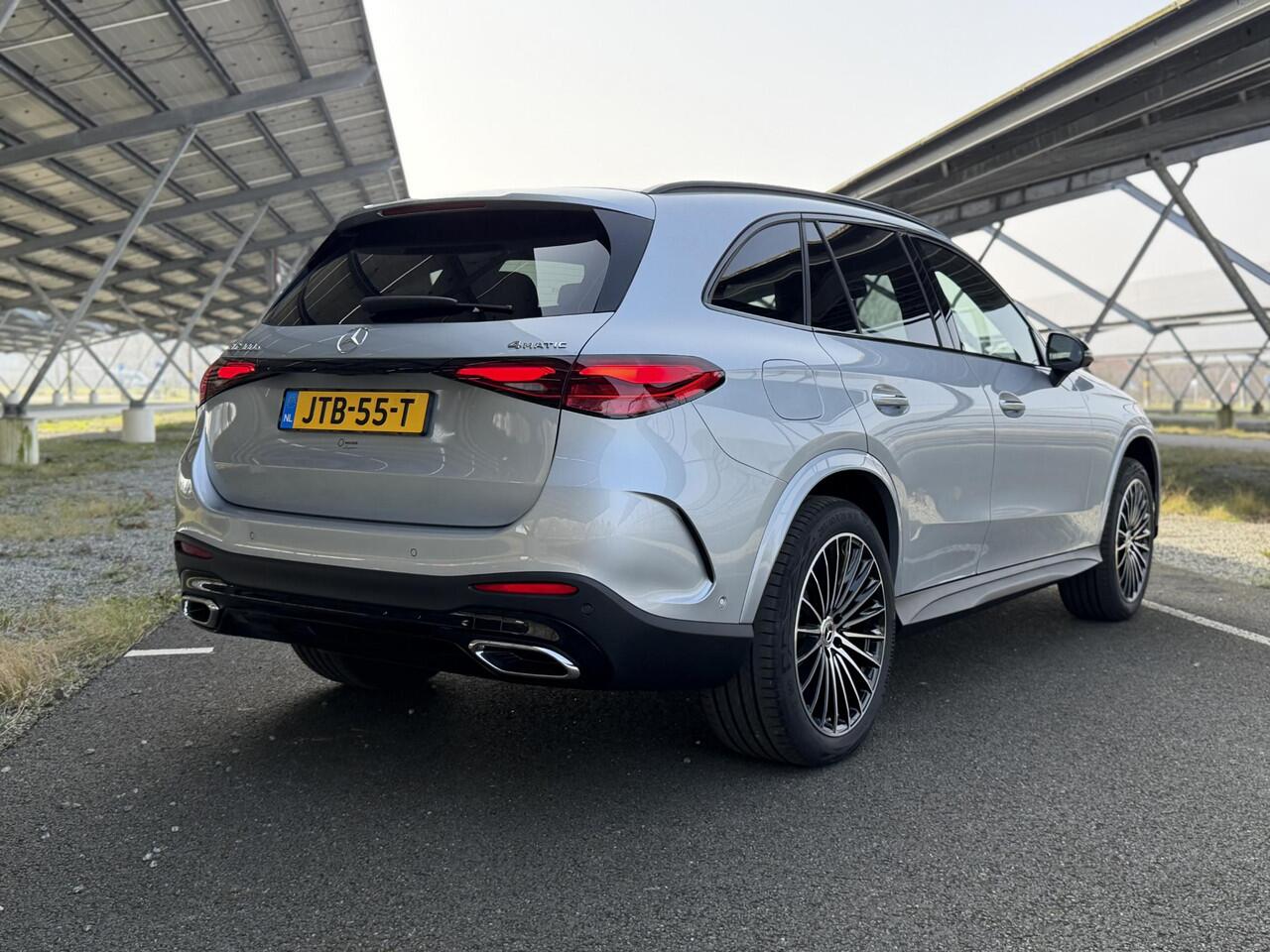 Mercedes-Benz GLC-KLASSE 300e 4MATIC Sport Edition | Night | Panoramaschuifdak | Premium pakket | 360° camera | Dodehoekassistent | DIGITAL LIGHT |