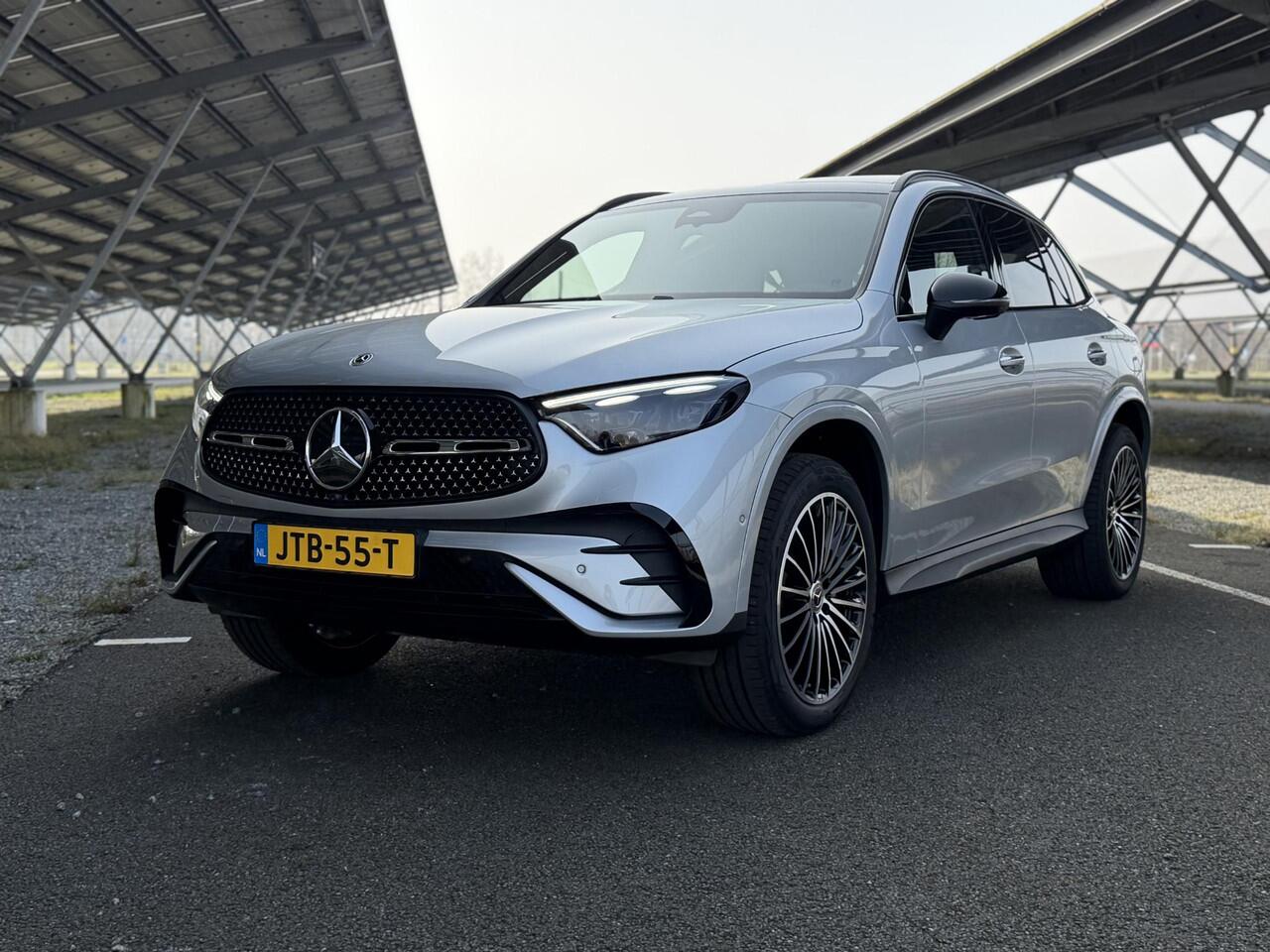 Mercedes-Benz GLC-KLASSE 300e 4MATIC Sport Edition | Night | Panoramaschuifdak | Premium pakket | 360° camera | Dodehoekassistent | DIGITAL LIGHT |