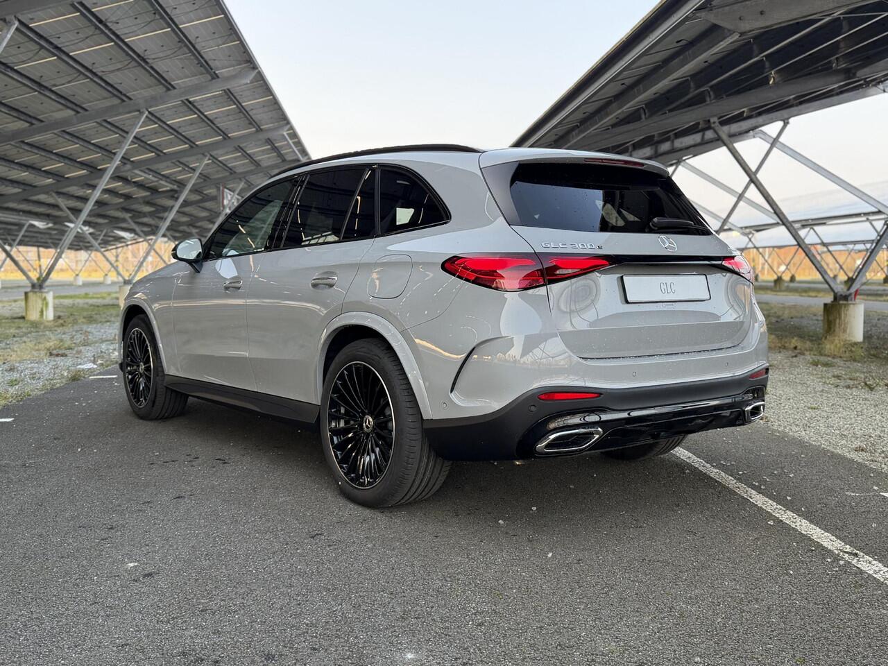 Mercedes-Benz GLC-KLASSE 300e 4MATIC Sport Edition | Night | Panoramaschuifdak | Premium Plus | Techniek pakket | Rijassistentiepakket Plus | Trekhaak | Burmester |