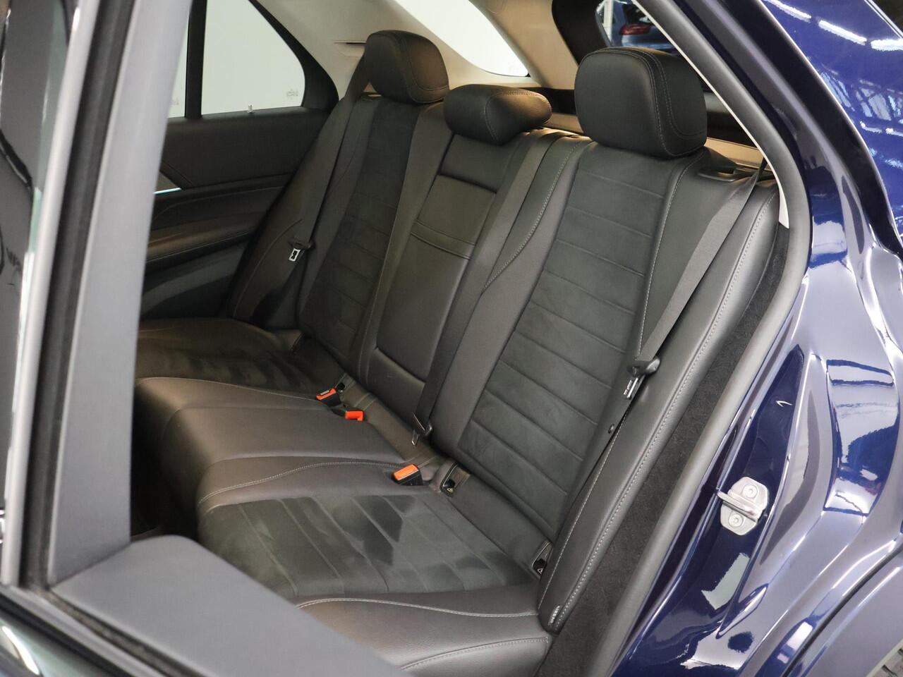 Mercedes-Benz GLE-KLASSE 350 de 4MATIC Premium | AMG | Night | Panoramadak | Trekhaak | Memory | Headup | Rijassistentiepakket |