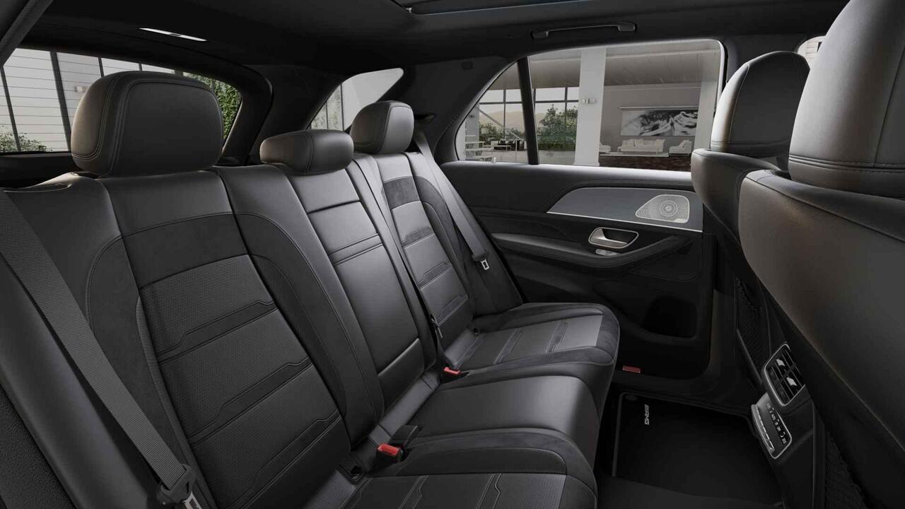 Mercedes-Benz GLE-KLASSE AMG 53 Hybrid 4MATIC+ Night Edition | Premium Plus | Panoramaschuifdak | Trekhaak | Treeplanken | 22" lichtmetalen velgen | AIRMATIC | Stoelventilatie |