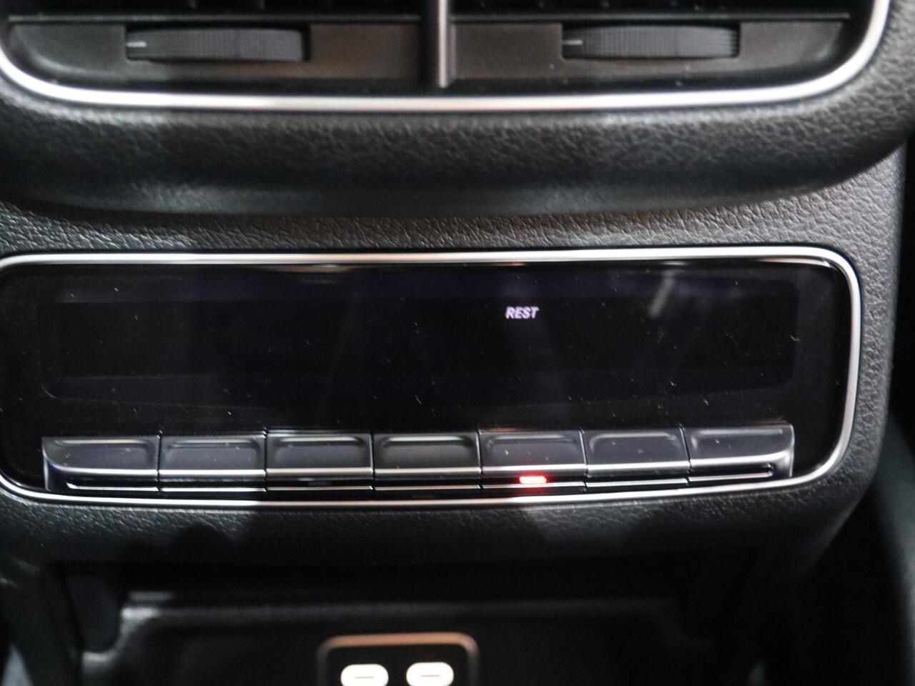 Mercedes-Benz GLE-KLASSE 400e 4MATIC Sport Edition | Night | Premium Plus | Panoramaschuifdak | AIRMATIC | Trekhaak | Burmester | Massagestoelen | 22 inch AMG Velgen | Winter pakket |