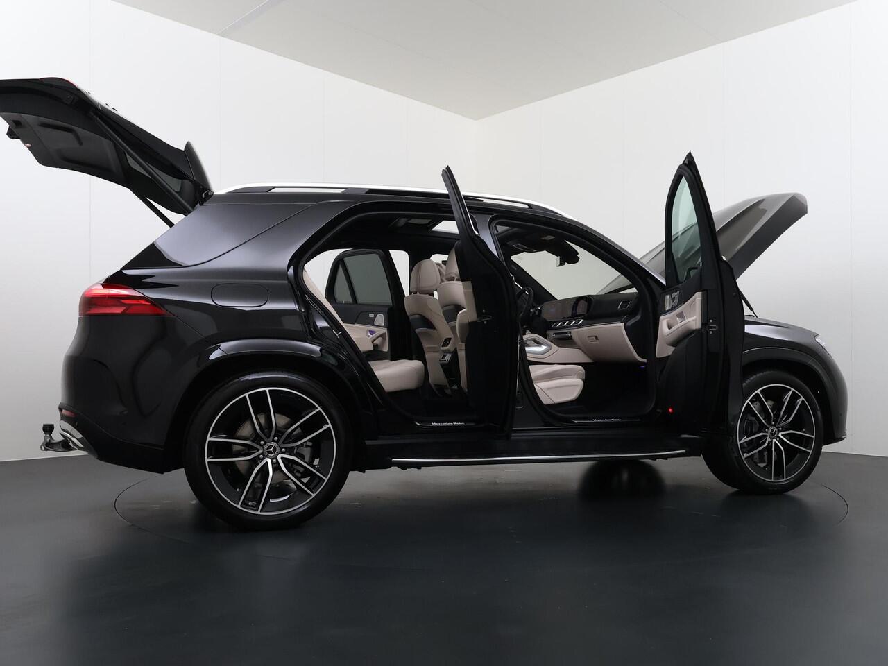 Mercedes-Benz GLE-KLASSE 400 e 4MATIC Sport Edition | AMG Line | Premium Plus Pakket | Rijassistentie Pakket | Sierdelen Pakket Exclusief | Warmte Comfort Pakket | Winter Pakket | Panoramadak | Trekhaak | Treeplanken | AIRMATIC Luchtvering | Burmester 3D Surround | 360° Camera | 