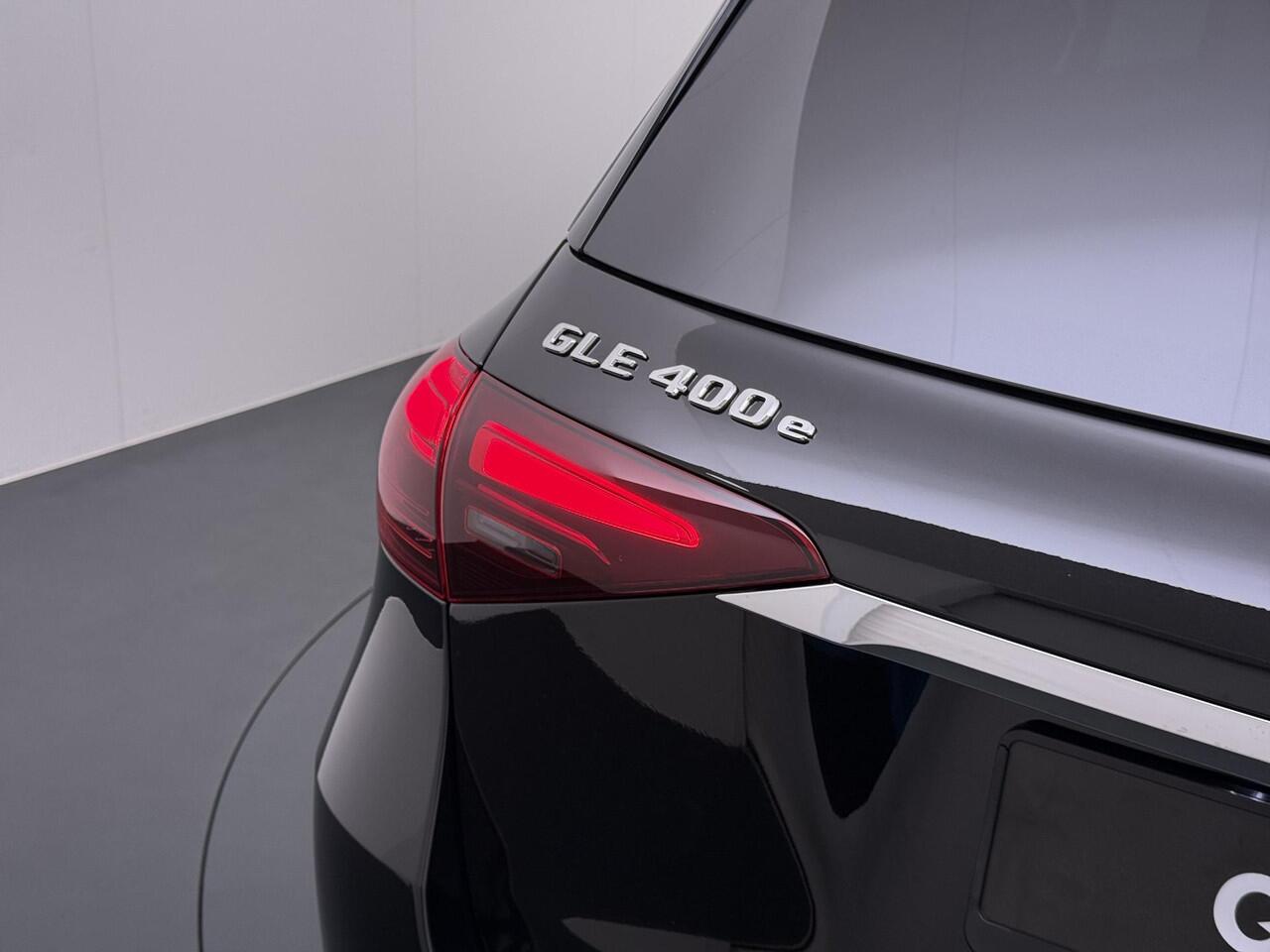 Mercedes-Benz GLE-KLASSE 400 e 4MATIC Sport Edition | AMG Line | Premium Plus Pakket | Rijassistentie Pakket | Sierdelen Pakket Exclusief | Warmte Comfort Pakket | Winter Pakket | Panoramadak | Trekhaak | Treeplanken | AIRMATIC Luchtvering | Burmester 3D Surround | 360° Camera | 