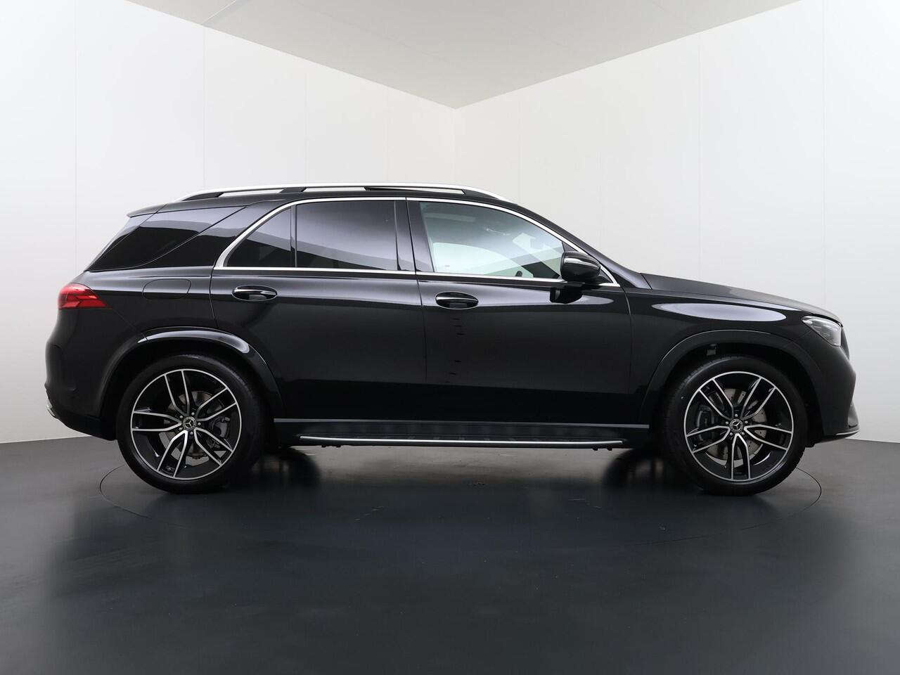 Mercedes-Benz GLE-KLASSE 400 e 4MATIC Sport Edition | AMG Line | Premium Plus Pakket | Rijassistentie Pakket | Sierdelen Pakket Exclusief | Warmte Comfort Pakket | Winter Pakket | Panoramadak | Trekhaak | Treeplanken | AIRMATIC Luchtvering | Burmester 3D Surround | 360° Camera | 