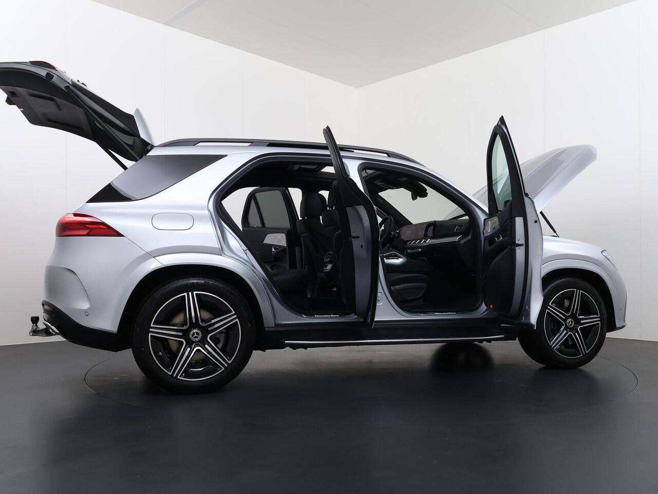 Mercedes-Benz GLE-KLASSE 400 e 4MATIC Sport Edition | AMG Line | Premium Plus Pakket | Night Pakket | Rijassistentie Pakket | Warmte Comfort Pakket | Winter Pakket | Panoramadak | Trekhaak | Treeplanken | AIRMATIC Luchtvering | Burmester 3D Surround | 360° Camera | Head-up Displa