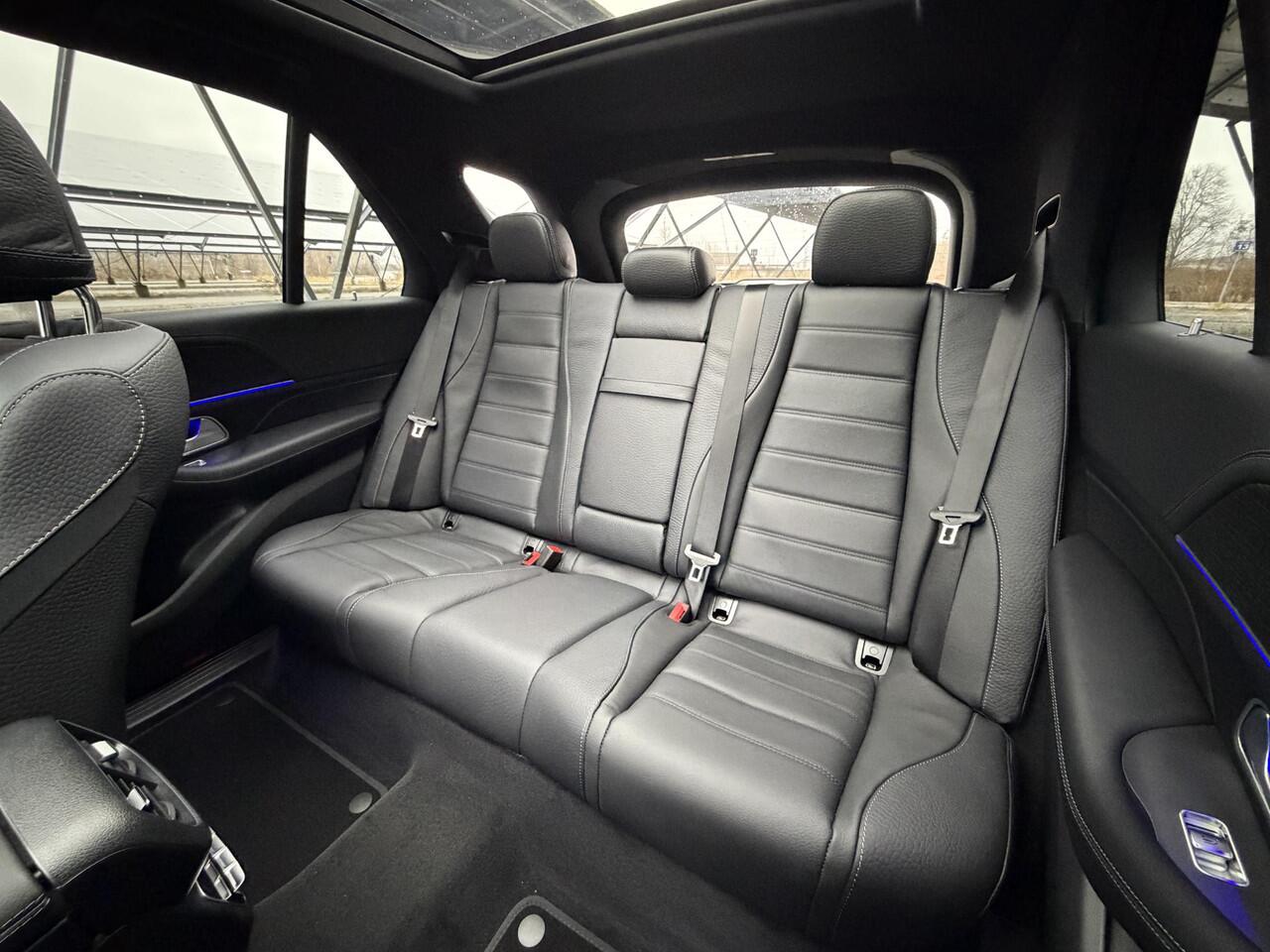 Mercedes-Benz GLE-KLASSE 400e 4MATIC Sport Edition | Night | Premium Plus | Panoramaschuifdak | AIRMATIC | Trekhaak | Burmester | Massagestoelen | 22 inch AMG Velgen | Winter pakket |