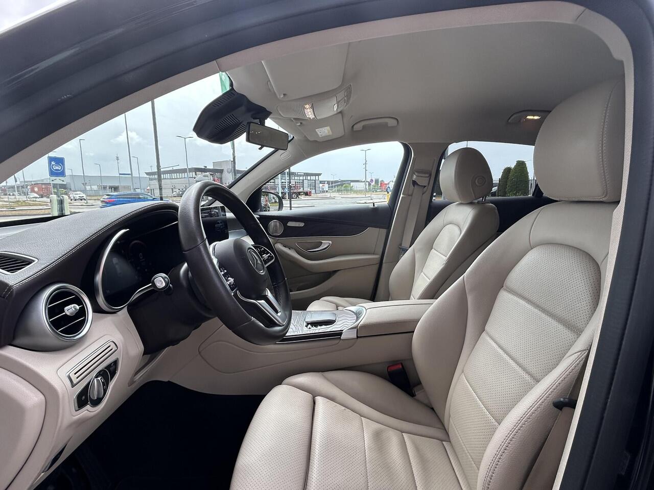 Mercedes-Benz Glc Coupé 300e 4MATIC AMG | Beige Leder | Trekhaak |Burmester| DAB|LED| Stoelverwarming| Digitaal display