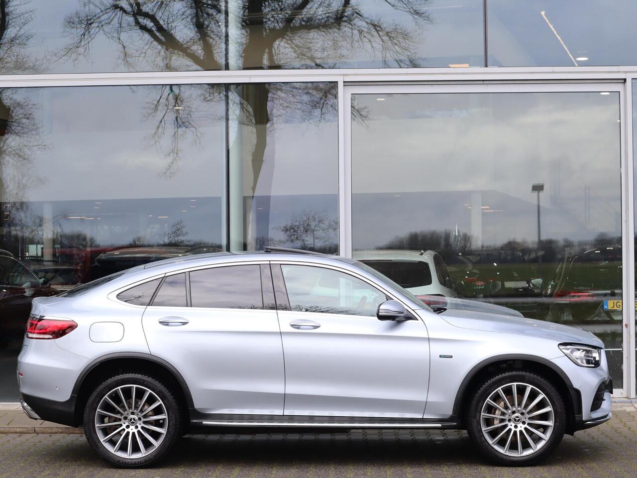 Mercedes-Benz Glc Coupé 300e 4MATIC Business Solution AMG