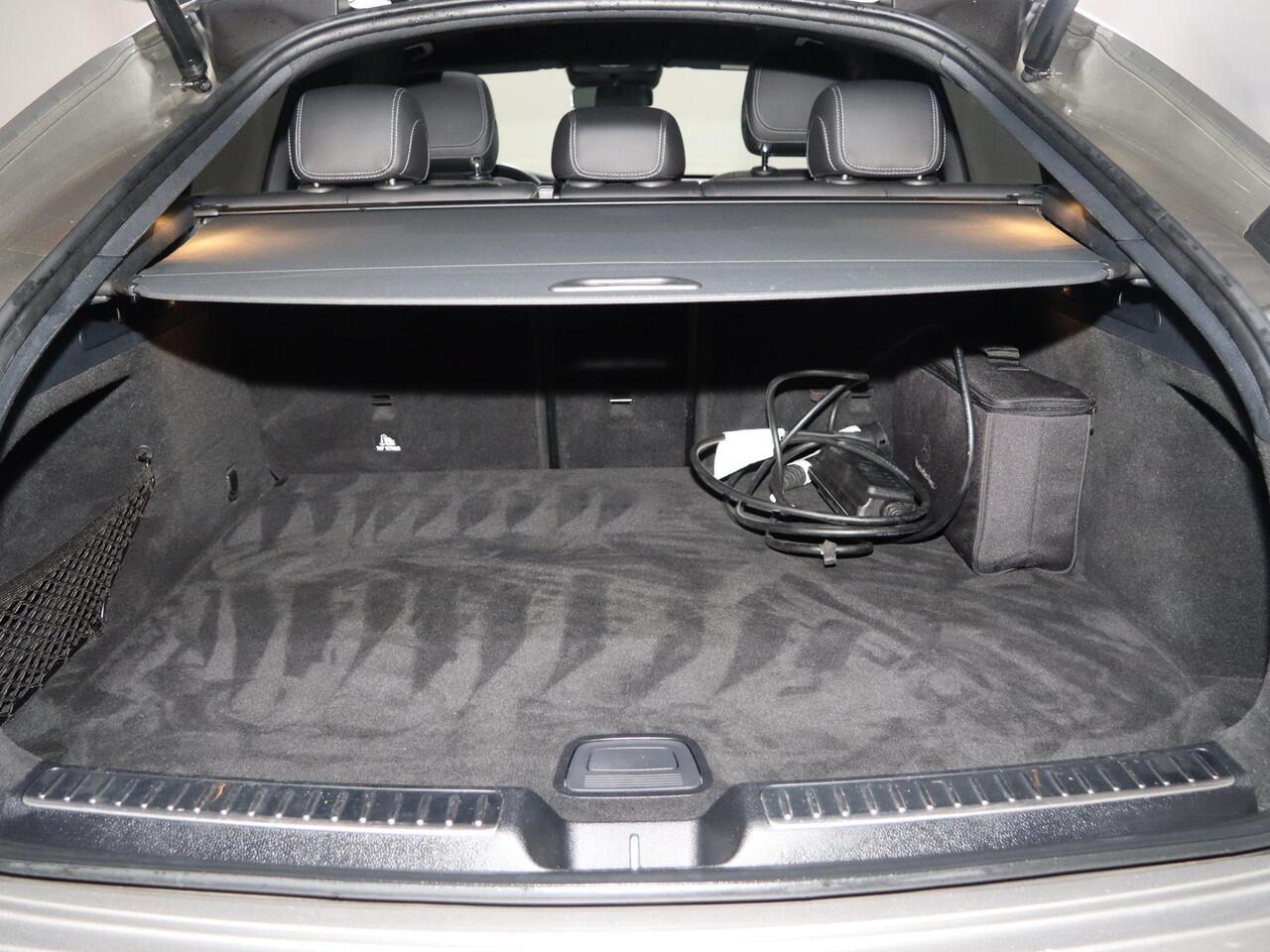 Mercedes-Benz Glc Coupé 300e 4MATIC Premium Plus | AMG | Schuif/kanteldak | Trekhaak | Night | Beige leder | Headup | Multibeam |