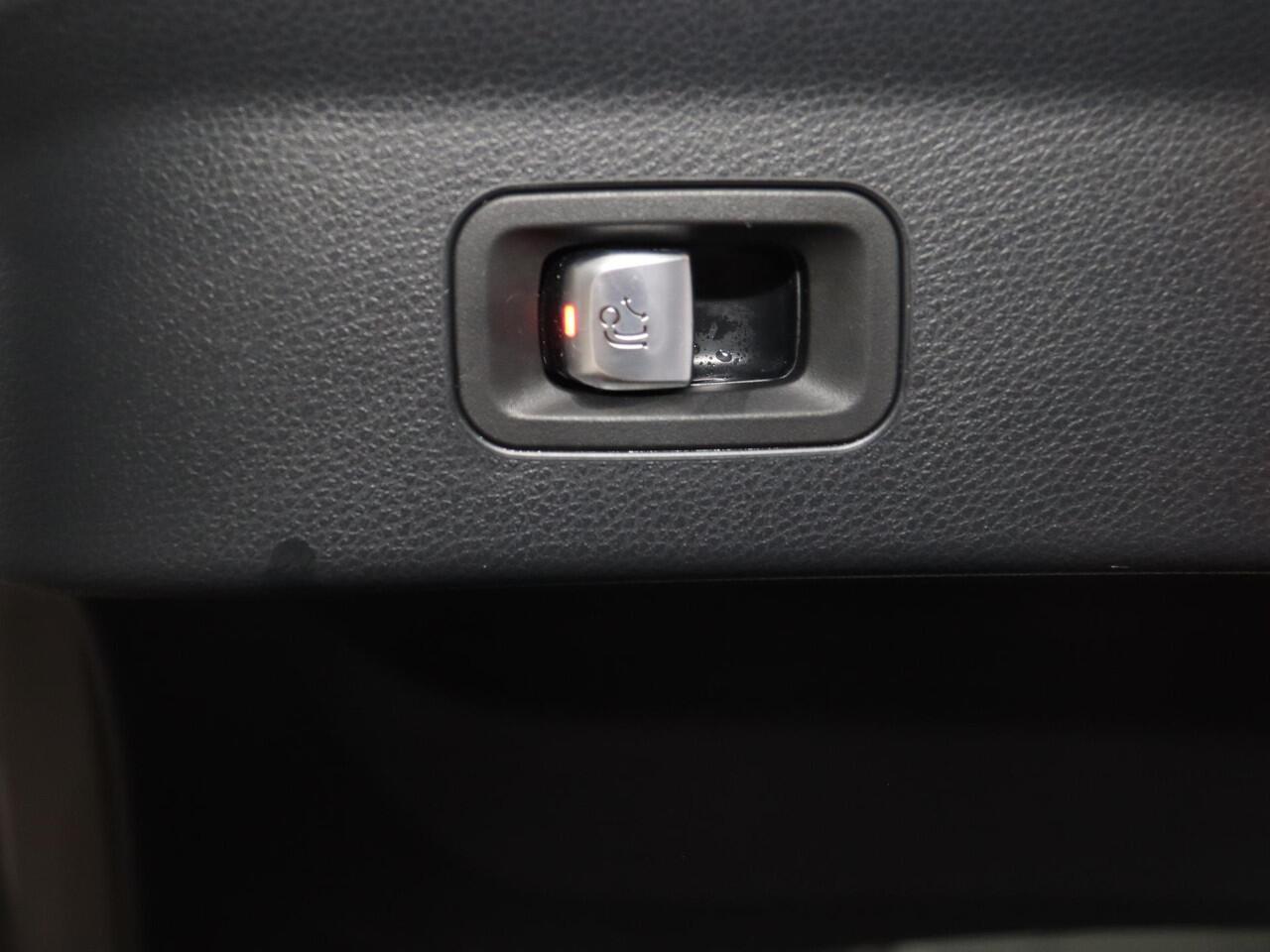 Mercedes-Benz Glc Coupé 300e 4MATIC Premium Plus | AMG | Schuif/kanteldak | Trekhaak | Night | Beige leder | Headup | Multibeam |