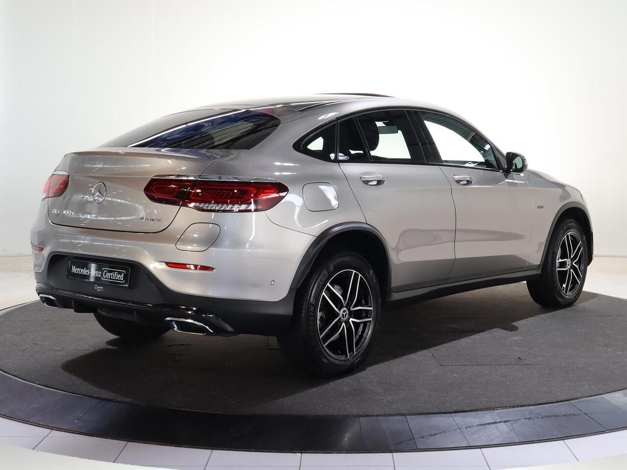 Mercedes-Benz Glc Coupé 300e 4MATIC Premium Plus | AMG | Schuif/kanteldak | Trekhaak | Night | Beige leder | Headup | Multibeam |