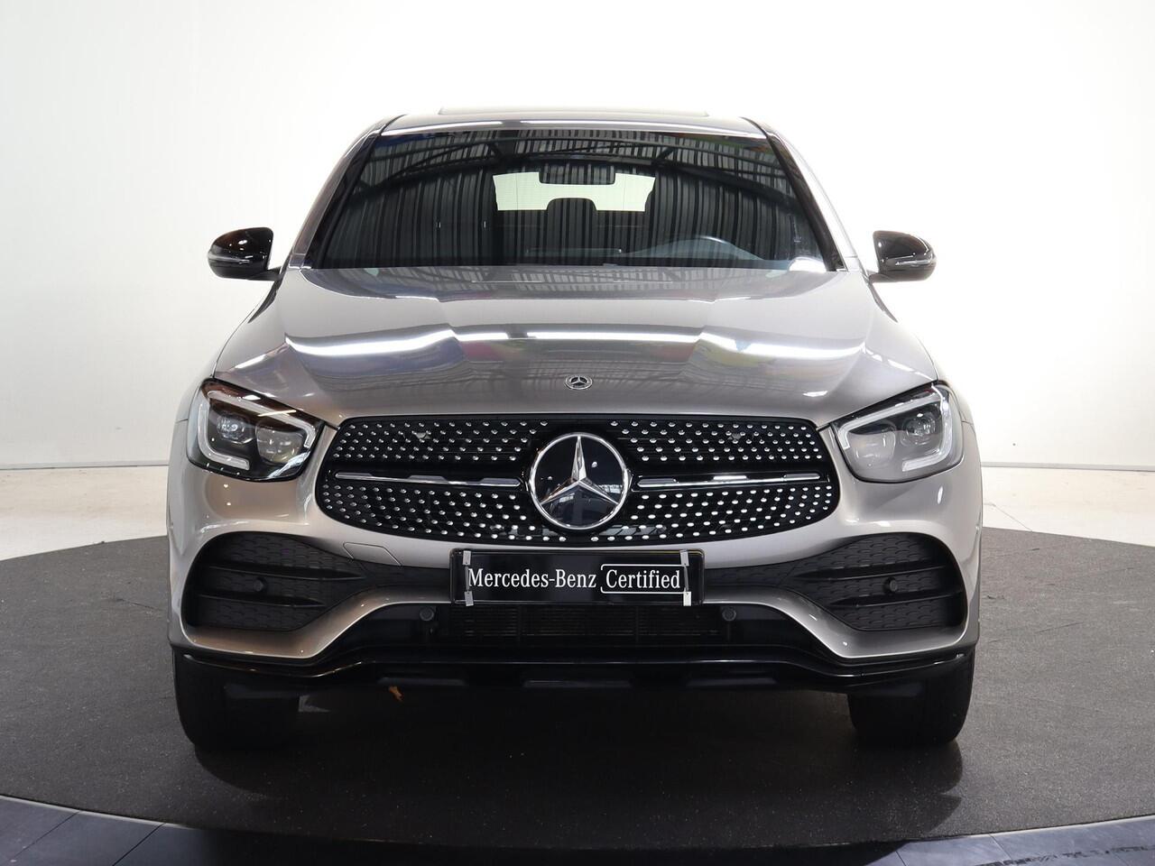 Mercedes-Benz Glc Coupé 300e 4MATIC Premium Plus | AMG | Schuif/kanteldak | Trekhaak | Night | Beige leder | Headup | Multibeam |