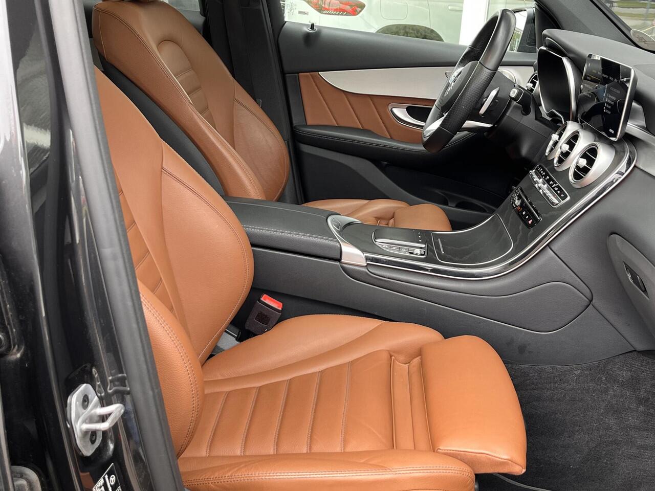 Mercedes-Benz Glc Coupé 300 e 4MATIC | Bruin leer | Schuifdak | AMG Burmester| Rijassistentie pakket| Trekhaak| Keyless Entry| 360 camera | Carplay| Multibeam LED| Sfeerverlichting| Stoelverwarming