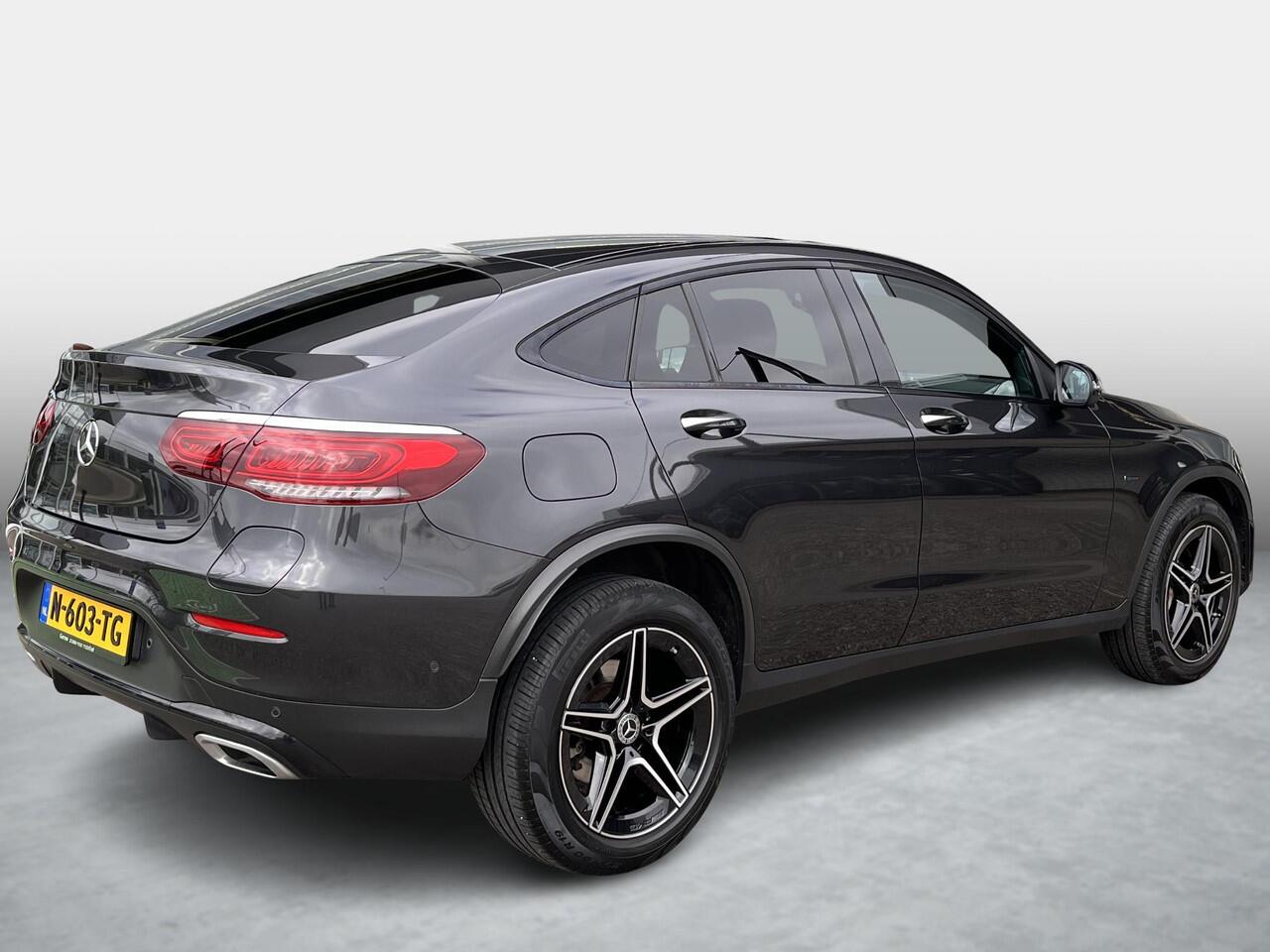 Mercedes-Benz Glc Coupé 300 e 4MATIC | Bruin leer | Schuifdak | AMG Burmester| Rijassistentie pakket| Trekhaak| Keyless Entry| 360 camera | Carplay| Multibeam LED| Sfeerverlichting| Stoelverwarming