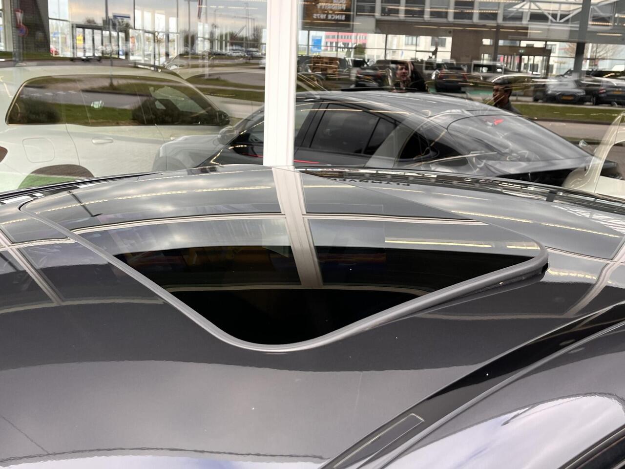 Mercedes-Benz Glc Coupé 300 e 4MATIC | Bruin leer | Schuifdak | AMG Burmester| Rijassistentie pakket| Trekhaak| Keyless Entry| 360 camera | Carplay| Multibeam LED| Sfeerverlichting| Stoelverwarming