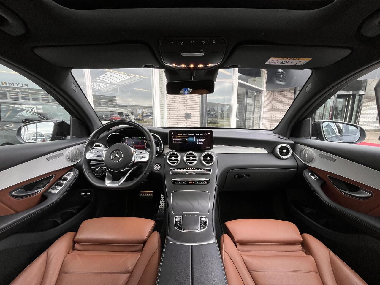 Mercedes-Benz Glc Coupé 300 e 4MATIC | Bruin leer | Schuifdak | AMG Burmester| Rijassistentie pakket| Trekhaak| Keyless Entry| 360 camera | Carplay| Multibeam LED| Sfeerverlichting| Stoelverwarming