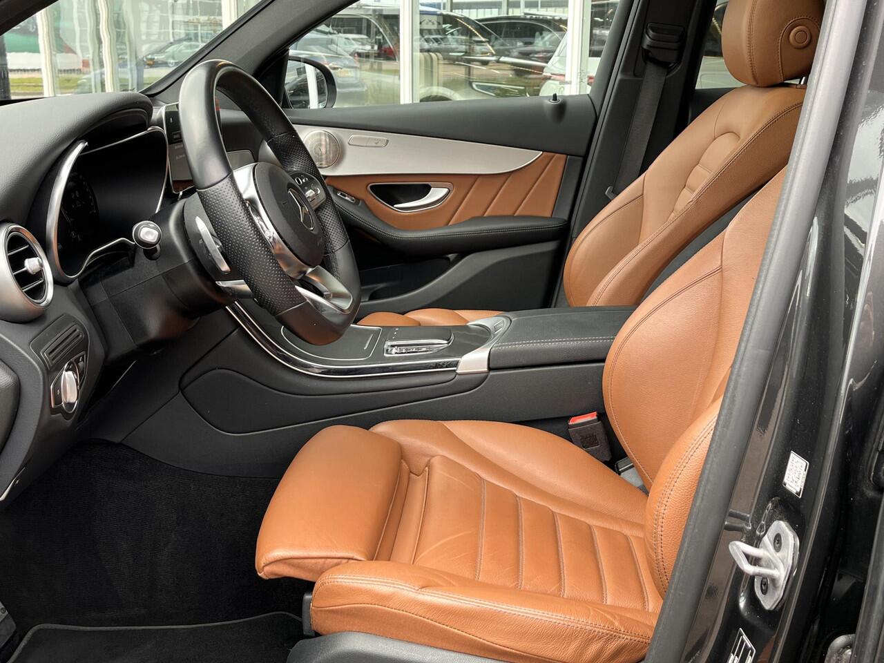 Mercedes-Benz Glc Coupé 300 e 4MATIC | Bruin leer | Schuifdak | AMG Burmester| Rijassistentie pakket| Trekhaak| Keyless Entry| 360 camera | Carplay| Multibeam LED| Sfeerverlichting| Stoelverwarming