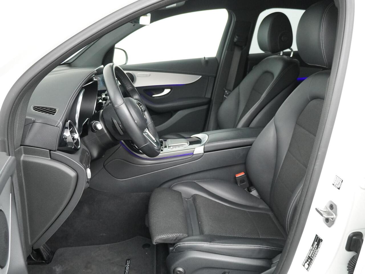 Mercedes-Benz Glc Coupé 300e 4MATIC Business Solution Luxury - Navigatie - Stoelverwarming - Wegklapbare trekhaak