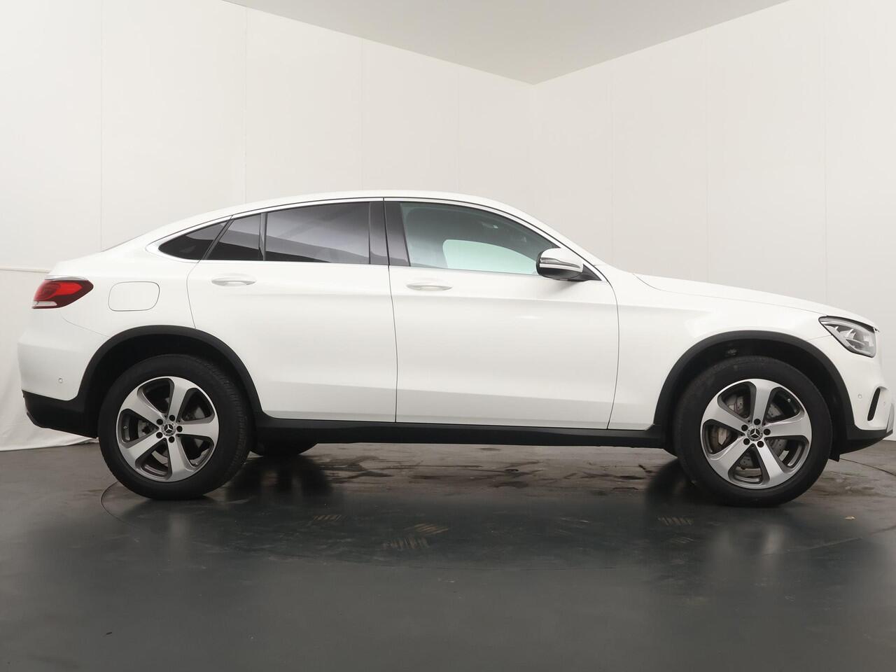 Mercedes-Benz Glc Coupé 300e 4MATIC Business Solution Luxury - Navigatie - Stoelverwarming - Wegklapbare trekhaak