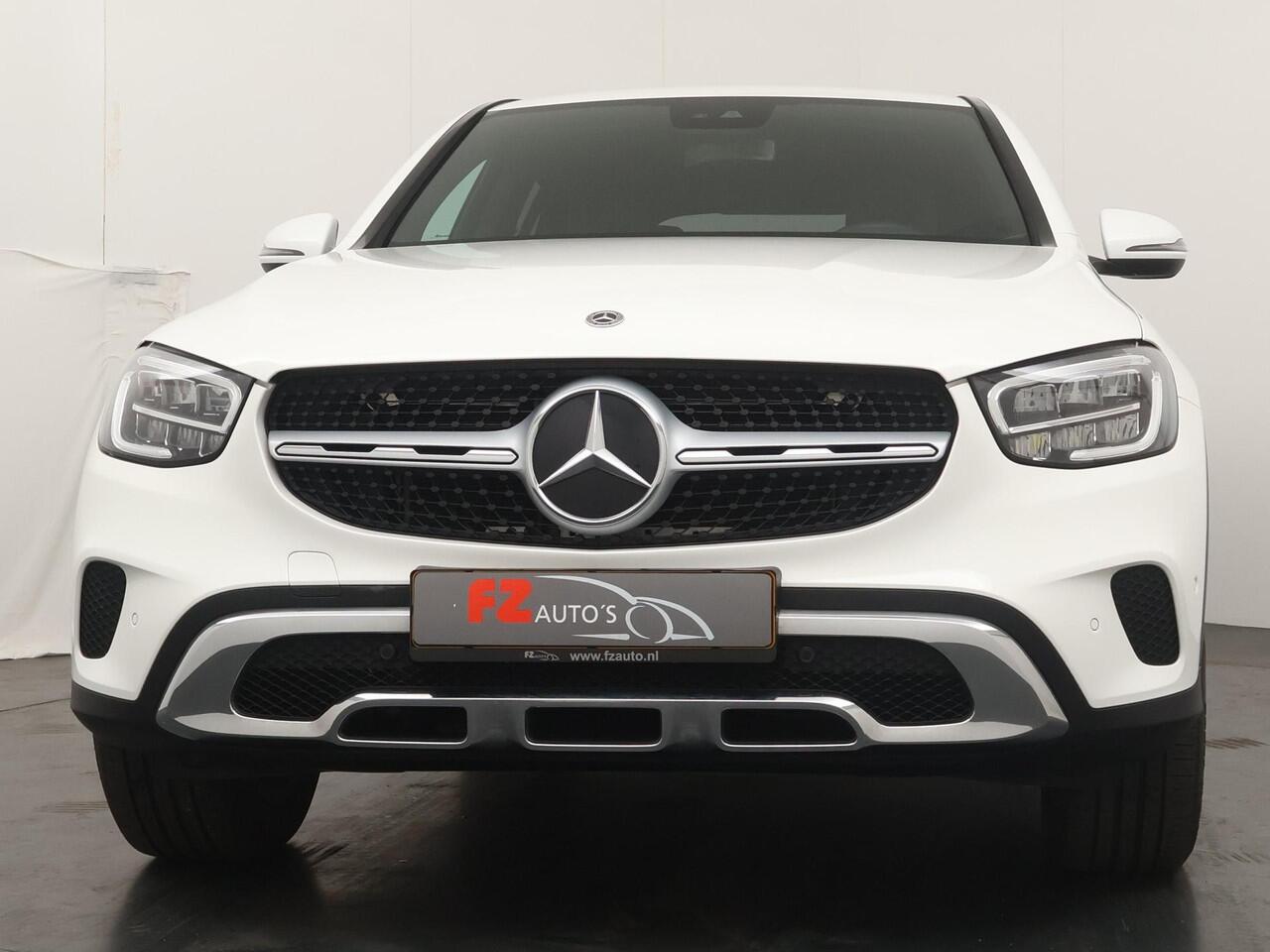 Mercedes-Benz Glc Coupé 300e 4MATIC Business Solution Luxury - Navigatie - Stoelverwarming - Wegklapbare trekhaak
