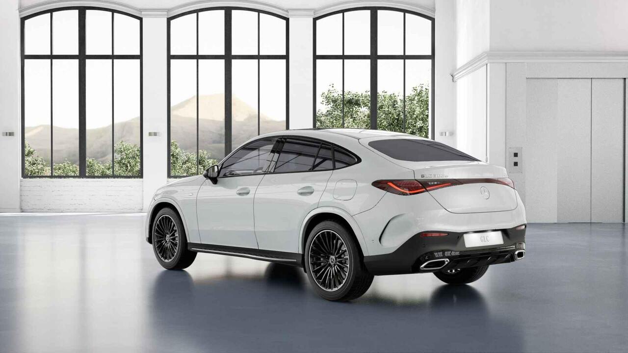 Mercedes-Benz Glc Coupé 300e 4MATIC Business Line | AMG | Panoramadak | Trekhaak | Night pakket | 360 camera |