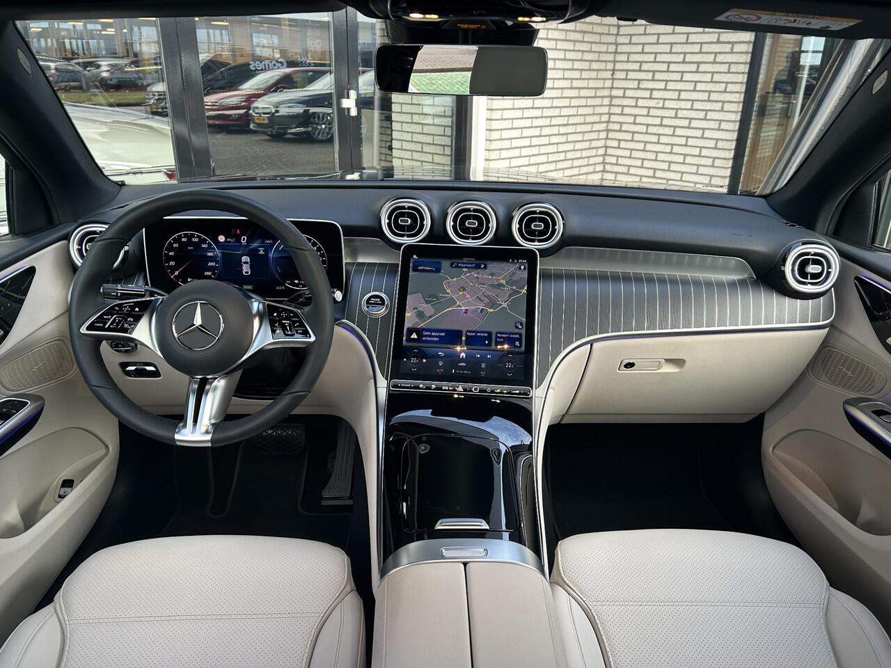 Mercedes-Benz Glc Coupé 300 e 4MATIC | Panoramadak | Trekhaak | Beige Leder | Adaptief Cruise Control