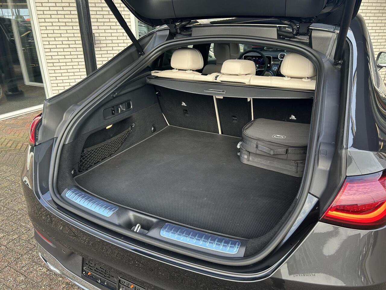 Mercedes-Benz Glc Coupé 300 e 4MATIC | Panoramadak | Trekhaak | Beige Leder | Adaptief Cruise Control