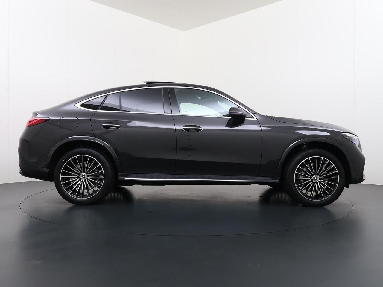 Mercedes-Benz Glc Coupé 300e 4MATIC Sport Edition | Panorama - Schuifdak | Trekhaak Wegklapbaar | Niveauregeling | 360° Camera | Digital Light | Burmester 3D Surround Sound | Memorystoelen | Verwarmd Stuurwiel