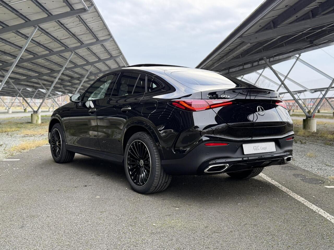 Mercedes-Benz Glc Coupé 300e 4MATIC Sport Edition | Night | Panoramadak | Premium | Trekhaak | Digital light | Burmester | Head-up display |