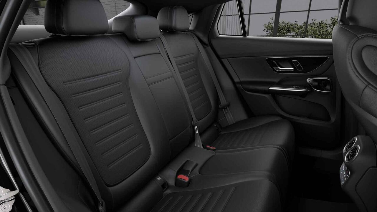 Mercedes-Benz Glc Coupé 300e 4MATIC Sport Edition | Panoramadak | Premium Plus | Burmester | Rij-assistentiepakket | Trekhaak | 19"LM velgen Zwart |