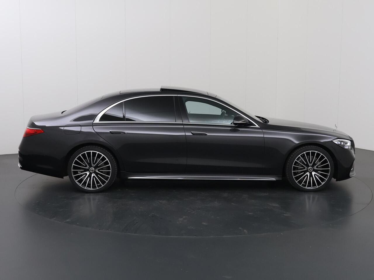 Mercedes-Benz S-KLASSE 580 e 4MATIC Lang AMG Line | Chauffeurspakket | Stoelkoeling voor en achter | Digital Light | 20" multispaaks velgen | Headup |