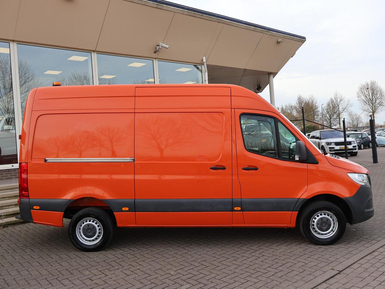 Mercedes-Benz SPRINTER 316 2.2 CDI 163 PK L2H2 + 3500 KG TREKHAAK | APPLE CARPLAY | STANDKACHEL | CAMERA